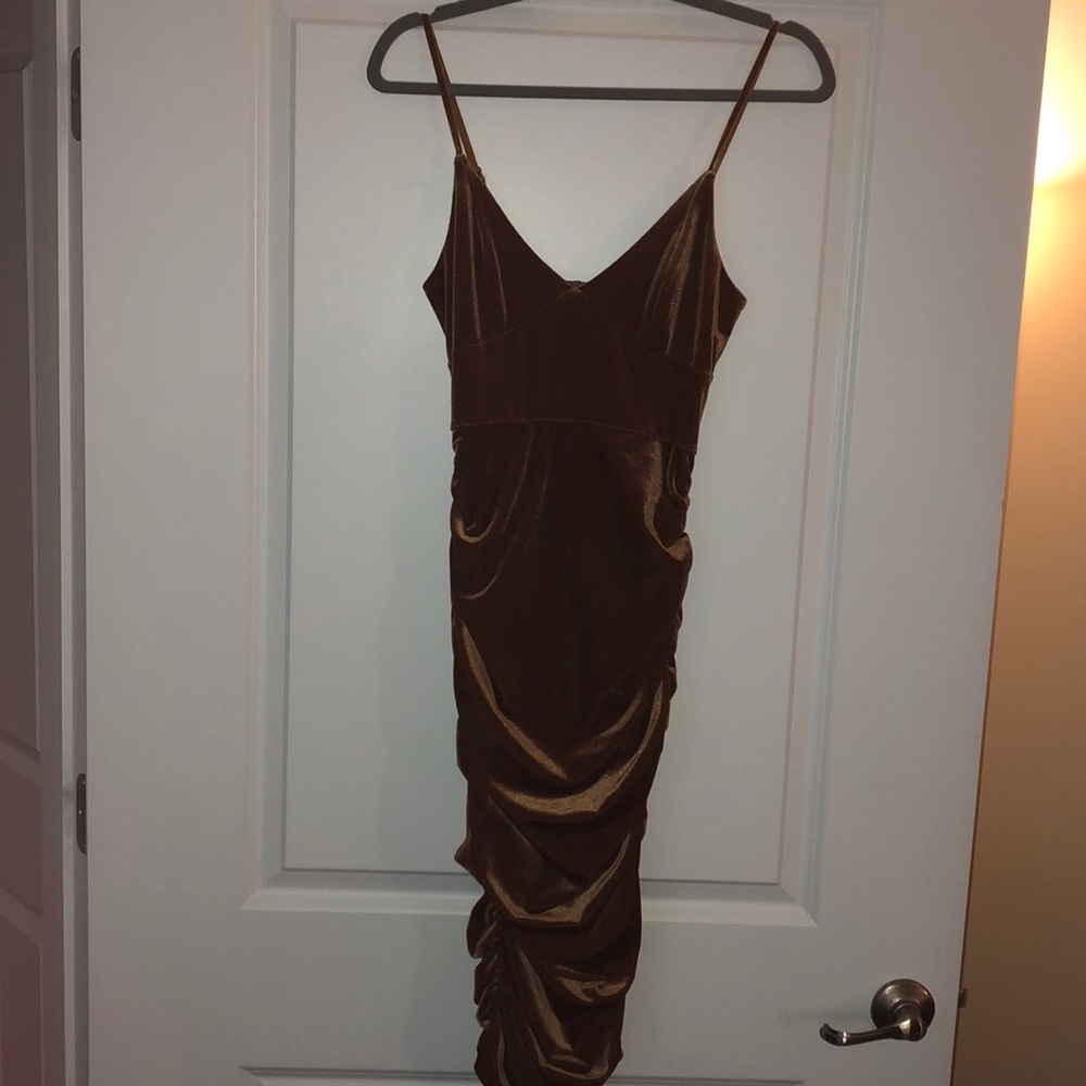 Sexy velvet tan rouge dress